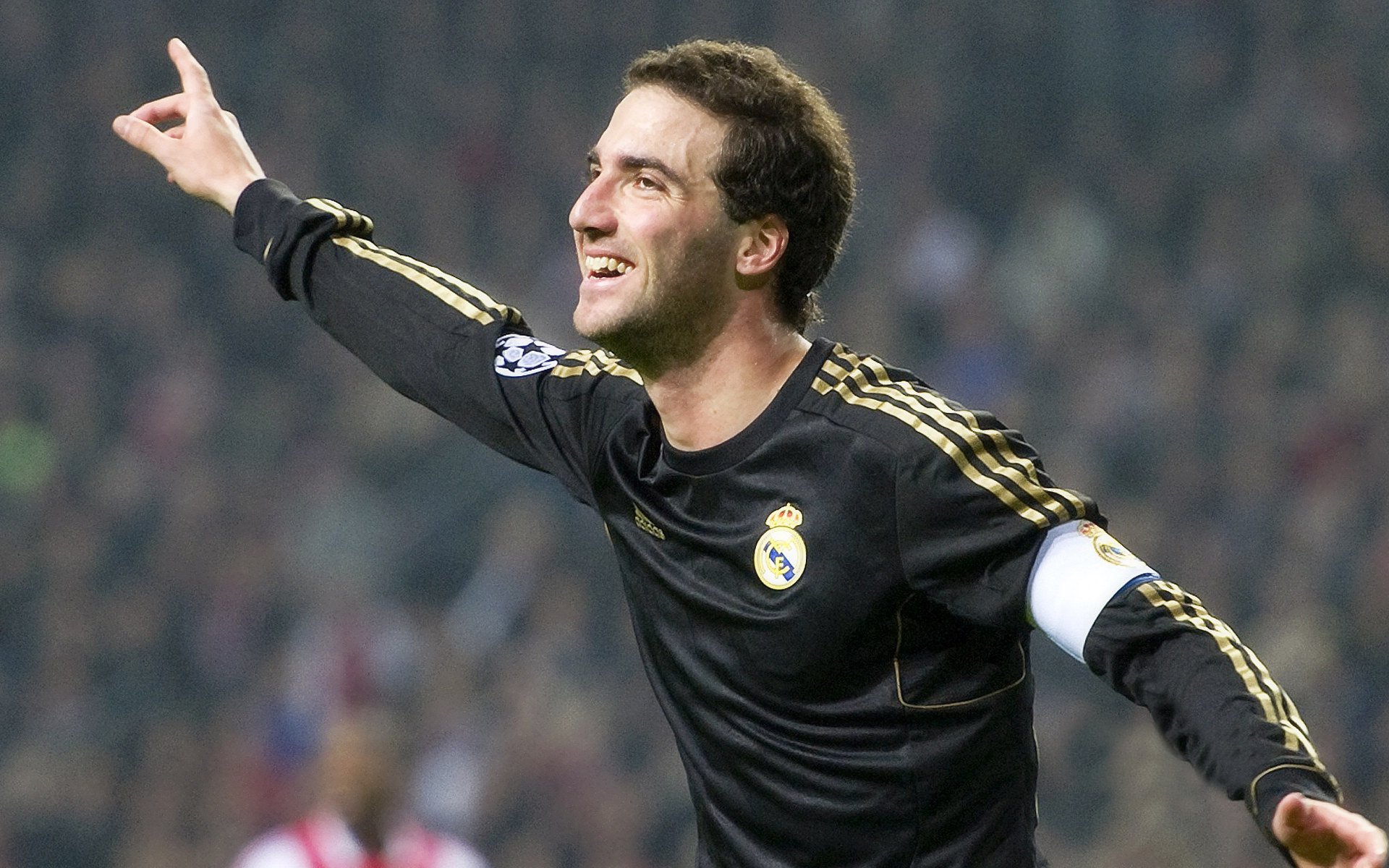 yy易游体育官方网站-梅西第七次捧起金球奖 阿根廷巨星再创足坛历史